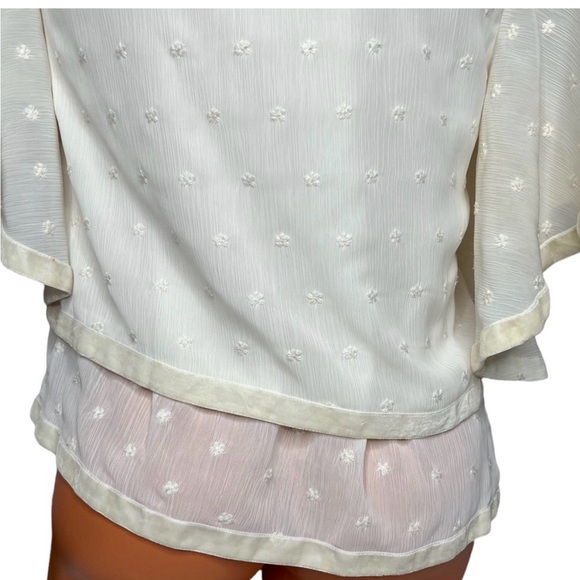 J.O.A. Layered Flutter-Sleeve Ivory Blouse - medium - Picture 4 of 9